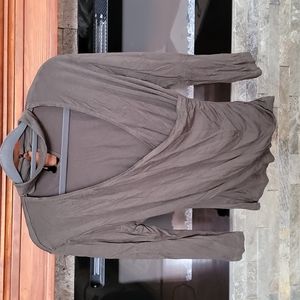 Iz Byer. Dressy shirt. Olive green. Size L.